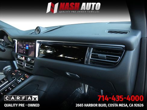 Used 2024 Porsche Macan AWD/4WD image 31