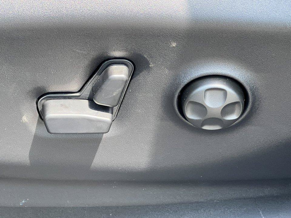 New 2027 Chrysler Pacifica Select FWD image 9