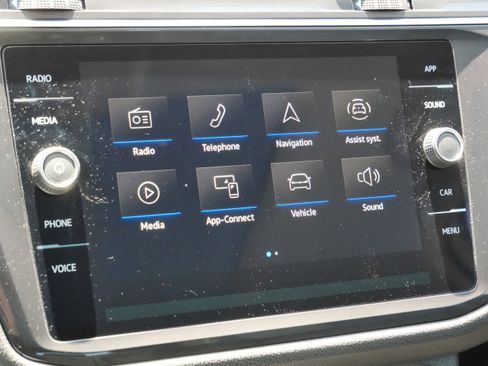 Certified 2023 Volkswagen Tiguan SE w/ Panoramic Sunroof Package AWD/4WD image 23
