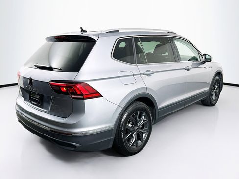Used 2024 Volkswagen Tiguan SE image 9
