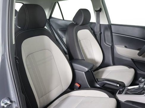Certified 2026 Hyundai Venue SEL FWD image 26