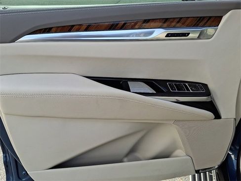 Certified 2025 Cadillac Escalade ESV Premium Luxury Platinum w/ LPO, Floor Liner Package image 11