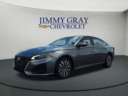 Used 2023 Nissan Altima 2.5 SV