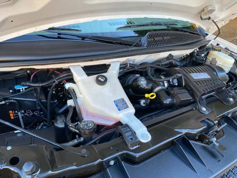 Used 2017 Chevrolet Express 3500 Extended image 26