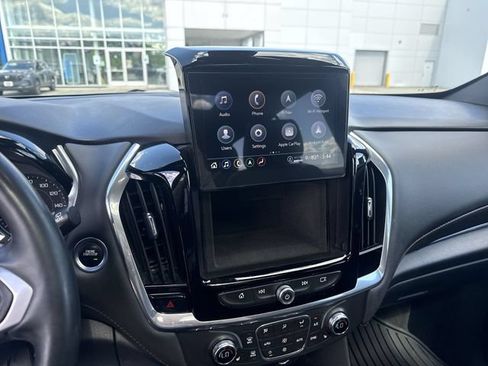 Used 2023 Chevrolet Traverse RS AWD/4WD image 13