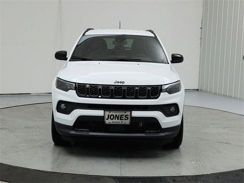 New 2026 Jeep Compass Latitude image 2