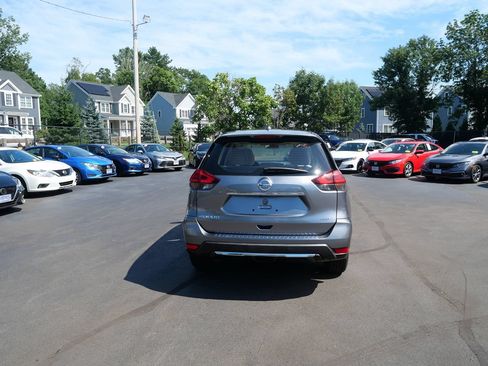 Used 2017 Nissan Rogue S AWD/4WD image 4