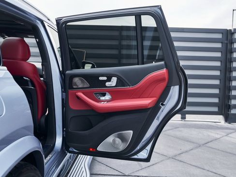 Used 2026 Mercedes-Benz Maybach GLS 600 4MATIC image 31