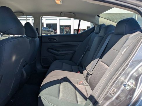 Used 2023 Nissan Altima 2.5 SV FWD image 8