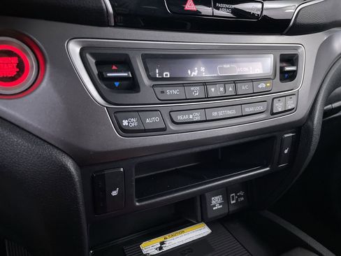 Used 2022 Honda Pilot Special Edition image 16