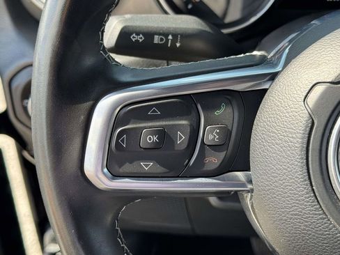 Used 2022 Jeep Gladiator Overland w/ LED Lighting Group AWD/4WD image 24