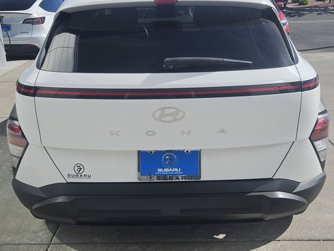 Used 2025 Hyundai Kona SEL FWD image 6
