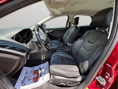 Used 2015 Ford Focus SE w/ Equipment Group 201A FWD image 2
