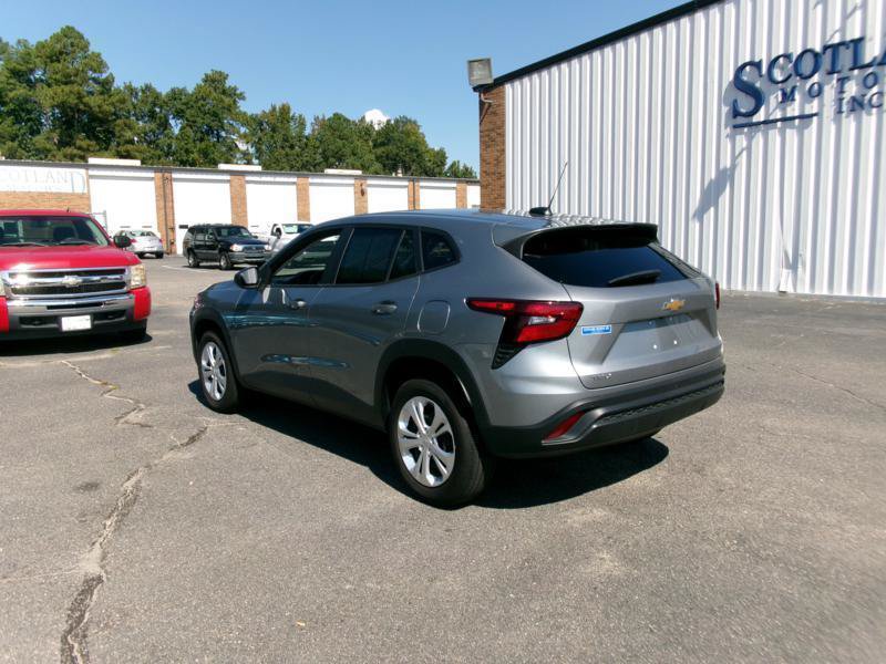 Used 2025 Chevrolet Trax LS w/ Driver Confidence Package FWD image 9