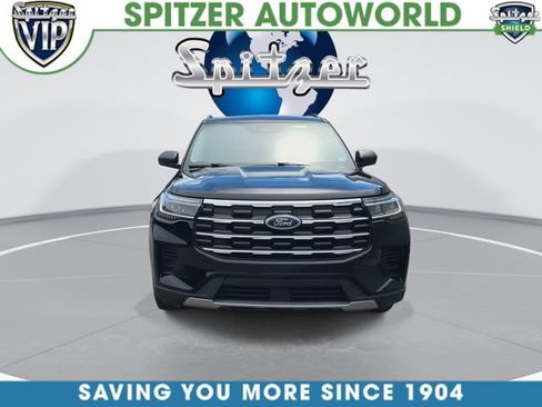 Used 2025 Ford Explorer Active AWD/4WD image 3