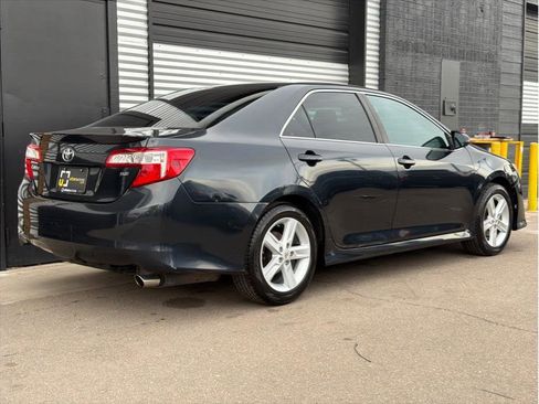 Used 2012 Toyota Camry SE image 3