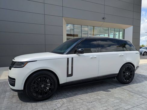 Certified 2025 Land Rover Range Rover Long Wheelbase SE AWD/4WD image 3