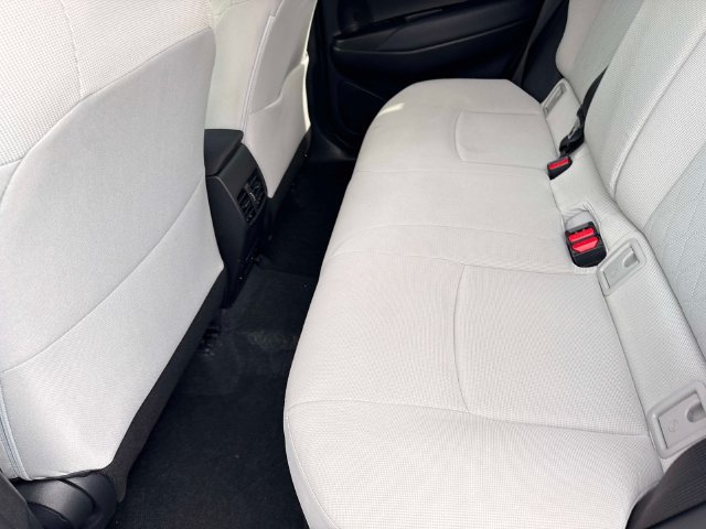 Used 2025 Toyota Corolla Cross LE FWD image 12