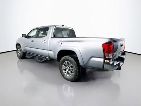 Used 2017 Toyota Tacoma SR5 w/ Tow Package AWD/4WD image 4