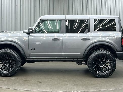 Used 2024 Ford Bronco Wildtrak image 2