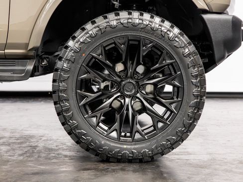 Used 2025 Ford Bronco Outer Banks AWD/4WD image 23
