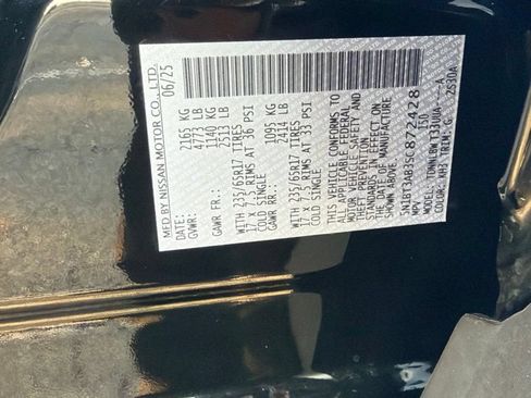 Used 2025 Nissan Rogue S AWD/4WD image 24