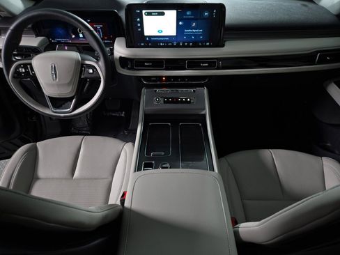 New 2026 Lincoln Aviator AWD image 16