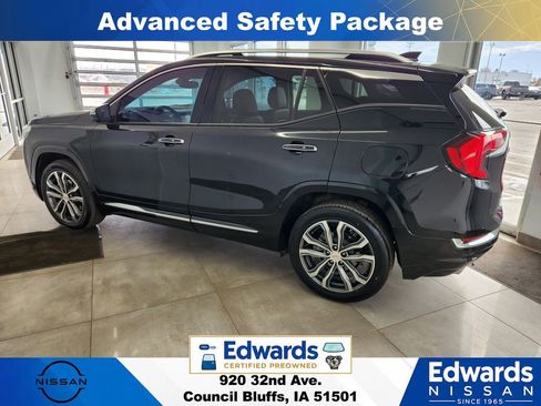 Used 2020 GMC Terrain Denali w/ Denali Premium Package AWD/4WD image 6