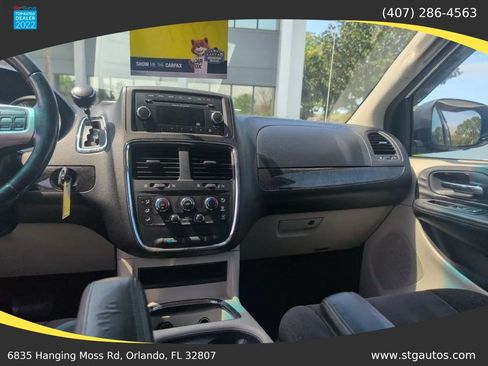 Used 2013 Dodge Grand Caravan SXT w/ Rear Park Assist Pkg image 19