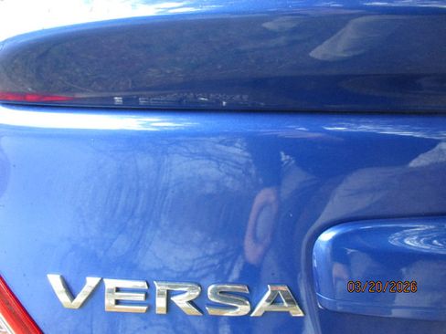 Used 2013 Nissan Versa SV w/ Convenience Pkg image 11