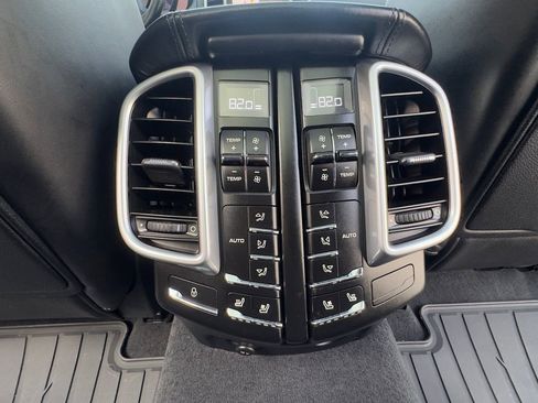 Used 2018 Porsche Cayenne Turbo image 29
