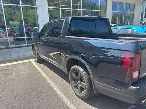 Used 2025 Honda Ridgeline Black Edition image 11