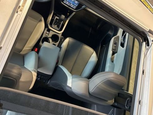 Used 2025 Subaru Forester Limited image 56