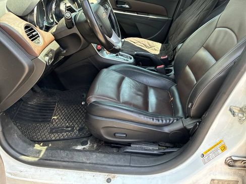 Used 2016 Chevrolet Cruze LT w/ RS Appearance Package FWD image 9