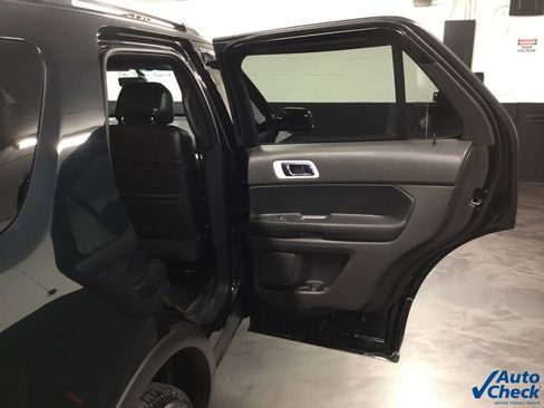 Used 2015 Ford Explorer XLT w/ Equipment Group 202A image 35