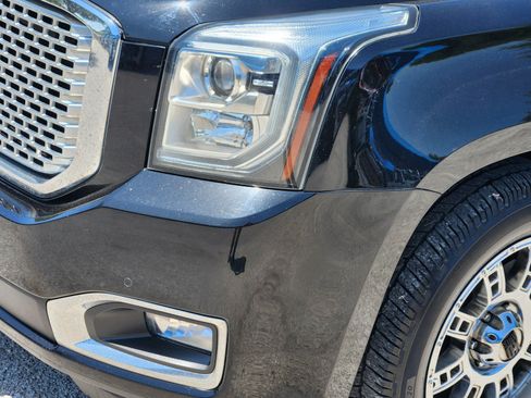Used 2015 GMC Yukon Denali w/ Enhanced Security Package AWD/4WD image 27