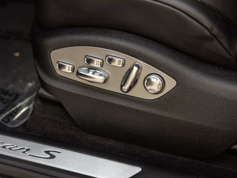 Certified 2023 Porsche Macan S AWD/4WD image 16