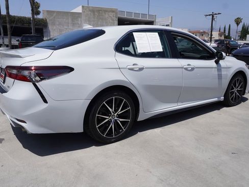 Certified 2022 Toyota Camry SE w/ Convenience Package FWD image 7