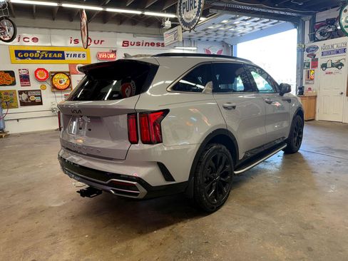 Used 2022 Kia Sorento SX image 5