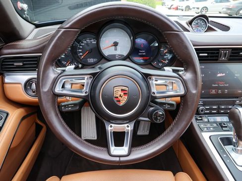 Certified 2017 Porsche 911 Targa 4S AWD/4WD image 36