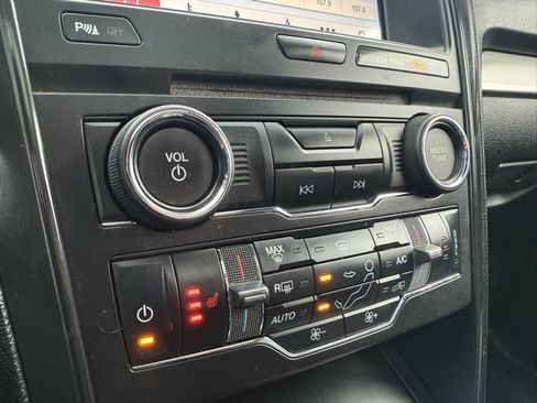 Used 2018 Ford Explorer XLT w/ Equipment Group 202A image 23