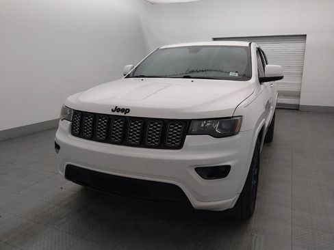 Used 2019 Jeep Grand Cherokee Altitude image 15