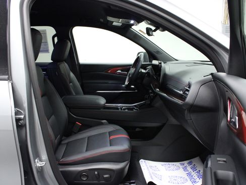 New 2026 Chevrolet Traverse RS image 17