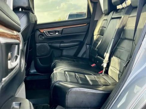 Used 2018 Honda CR-V Touring image 11