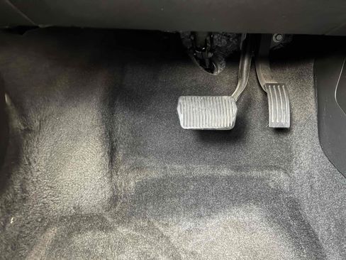Used 2018 Ford Focus SE FWD image 34