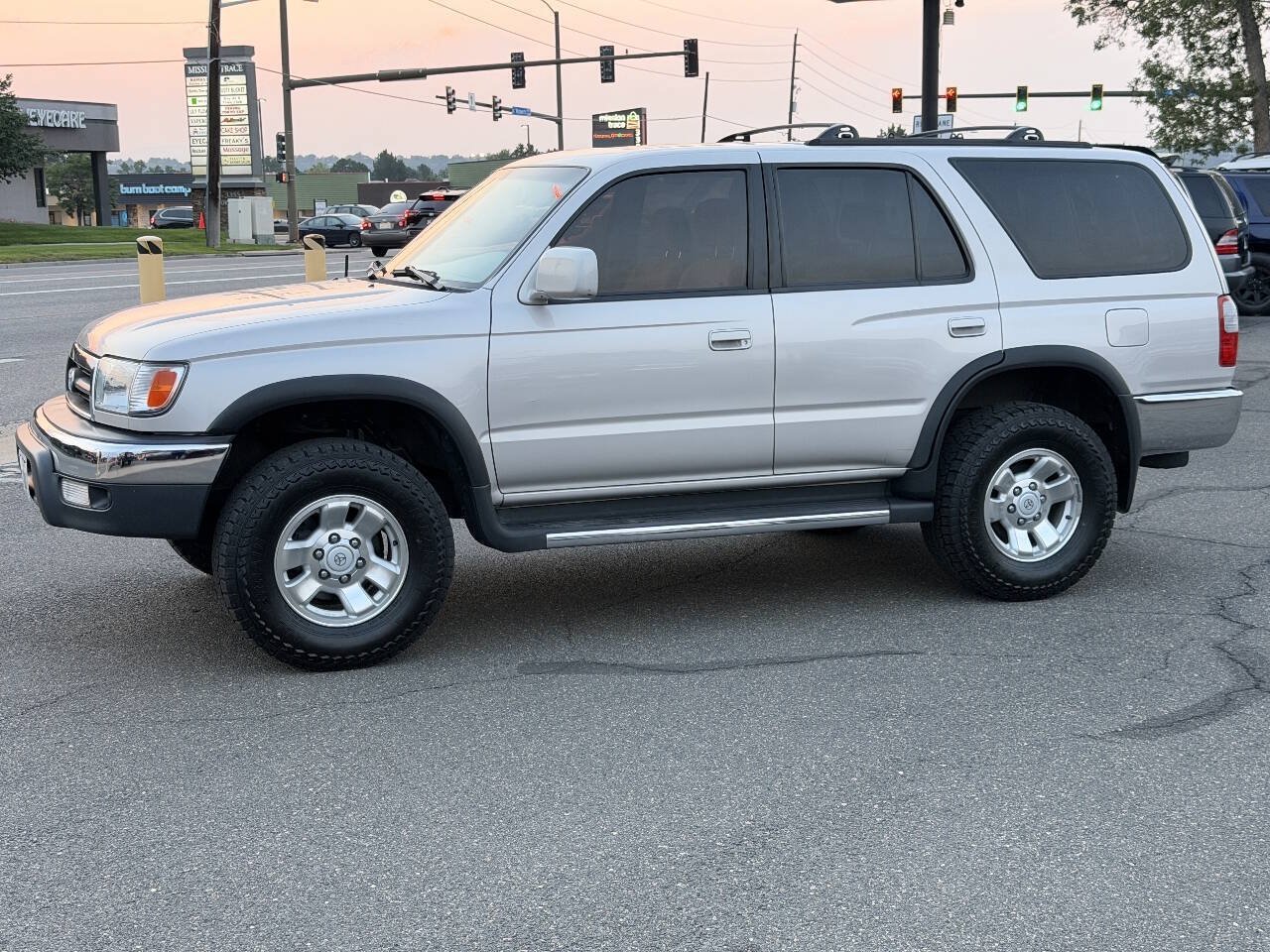 Used 1999 Toyota 4Runner SR5 w/ Upgrade Value Pkg 4 AWD/4WD image 13