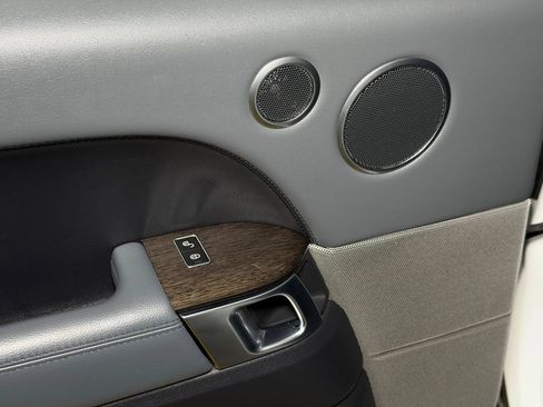 Used 2014 Land Rover Range Rover Sport SE image 33