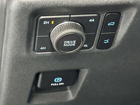 Used 2025 Ford Expedition Platinum AWD/4WD image 21