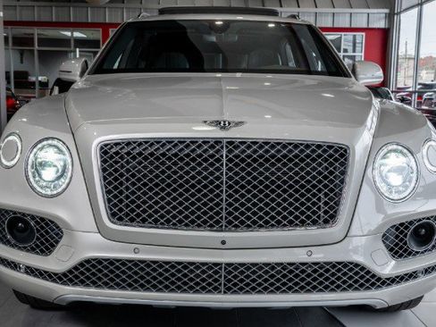 Used 2018 Bentley Bentayga image 10