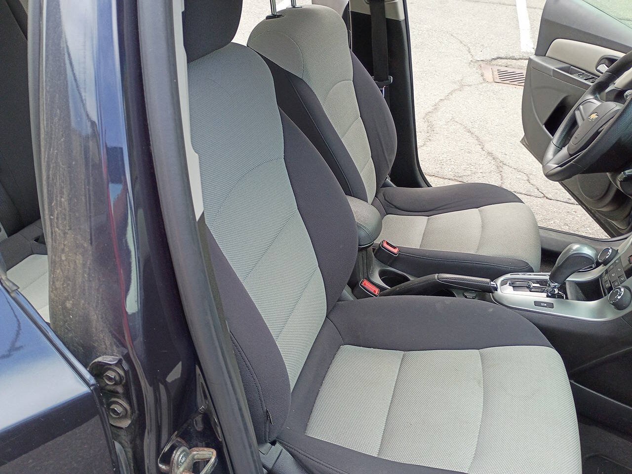Used 2015 Chevrolet Cruze LS FWD image 10